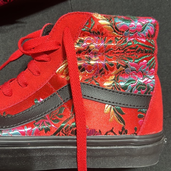 Van’s Red Chinese New Year 🧧 Unisex Shoes Women 8.5 Men 7 - Picture 2 of 9